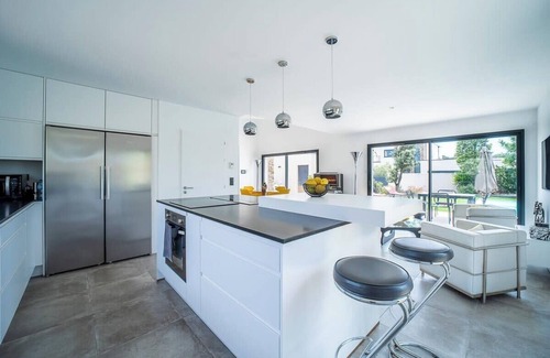 Massilia Villa | Villa - Pool/Jukebox/6 People
