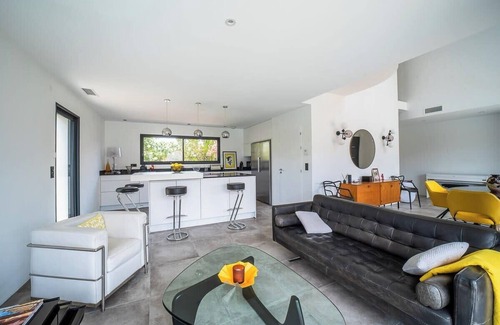 Massilia Villa | Villa - Pool/Jukebox/6 People