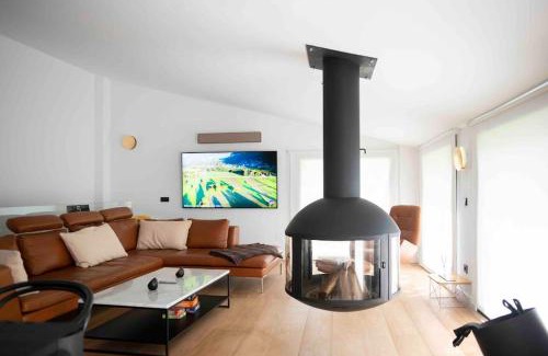 Patones de Arriba Ski Chalet | Villa privada y piscina salina y chimenea colgante