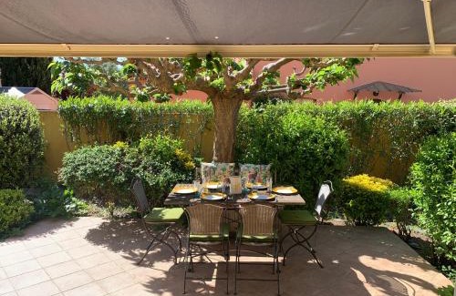 La Londe-les-Maures Villa | Villa provençale pour 4 adultes et 2 enfants