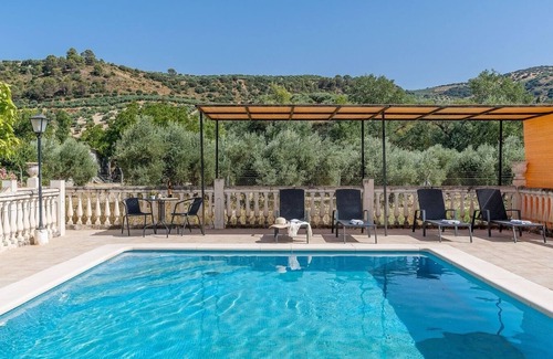 Montefrio Villa | Villa Puente Romano Montefrío by Ruralidays