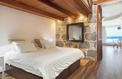 Arucas Villa | Villa "Quintanilla" with Direct Access to Beach, Sea Views & Wi-Fi
