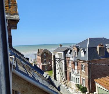 Ault Apartment | Villa Réséda appartement, Ault 50 m de la mer