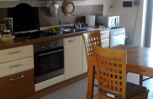Ruviano Villa | Villa 'Relax' with Mountain View, Wi-Fi and Air Conditioning