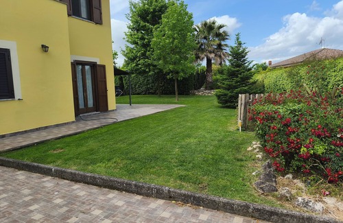 Ruviano Villa | Villa 'Relax' with Mountain View, Wi-Fi and Air Conditioning