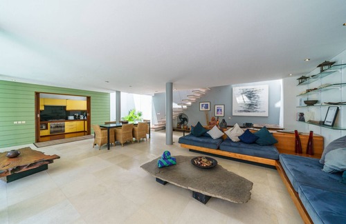 Central Seminyak Villa | Villa Rio