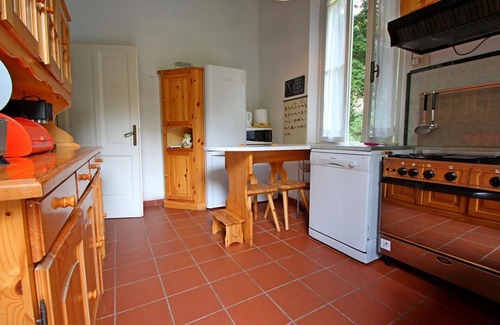 Poveromo Villa | Villa Ronchi - 10 People, 500m from Sea, WIFI, large Garden, Pets welcome, rustic style