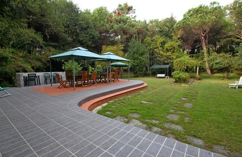 Poveromo Villa | Villa Ronchi - 10 People, 500m from Sea, WIFI, large Garden, Pets welcome, rustic style