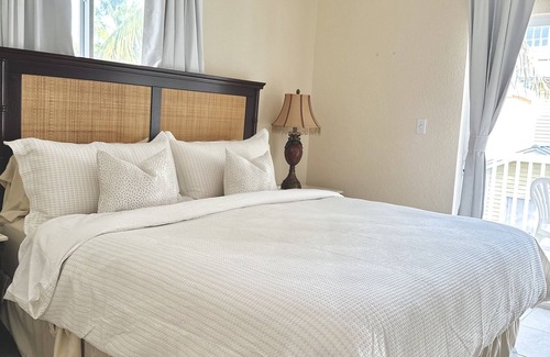 Alice Town House | Villa Rosa - Bimini Bay