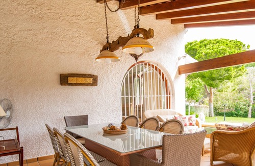 El Roc de Sant Gaieta Villa | Villa Roses R212 with large garden and private pool 600 meters from the beach