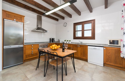 Petra House | Villa rural SA PLETA for 12 people just 15 minutes from the beach.