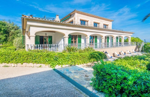 Petra House | Villa rural SA PLETA for 12 people just 15 minutes from the beach.