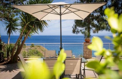 Palermo House | Villa's apartment on the beach, swimming pool A/C