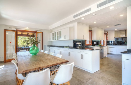 Alcudia Cottage | Villa Salou for 12 with swimming pool in Alcudia