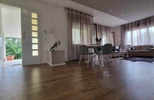 Taglio di Po Villa | Villa Savalin, a refined residence nestled in the quiet of Taglio di Po