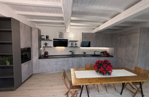 Sarzana Villa | VILLA SENSAZIONE spacious 6-bedroom villa in Sarzana with WiFi, AC, fitness room