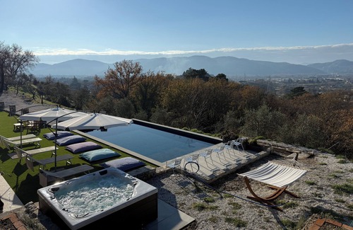 Sarzana Villa | VILLA SENSAZIONE spacious 6-bedroom villa in Sarzana with WiFi, AC, fitness room