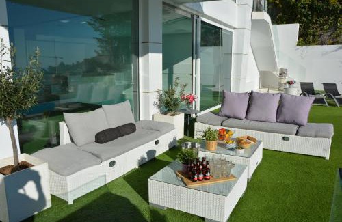 Sitges Villa | Villa Sitges Bianca Amaizing View Design 10 min walk from beaches
