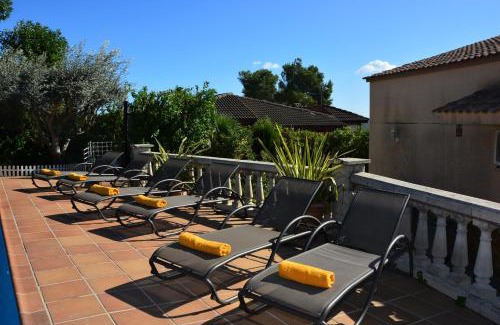 Olivella Villa | Villa Sitges Ilusión 15 minutes by car from Sitges Sleeps 16 people XXL swimming pool