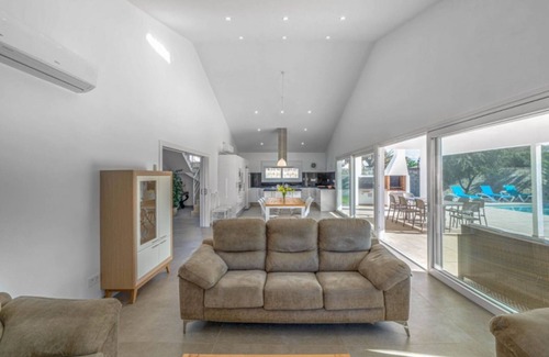 Son Blanc Villa | VILLA SON BLANC - Fabulous house with private pool. Free Wi-Fi.