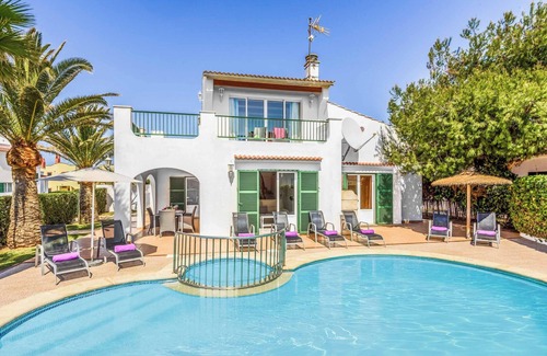 Los Delfines Villa | Villa Sofia - stylish villa with pool and children's pool - very close to beach!