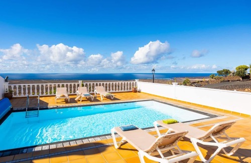 Las Brenas Villa | Villa Sol y Mar - Three Bedroom Villa, Sleeps 6