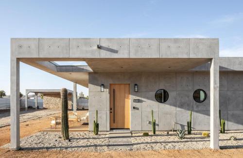 Joshua Tree House | Villa Solace by Fieldtrip Modern Desert Oasis w Pool