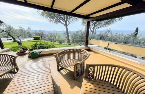 Pietrauta Villa | VILLA SOLE VINO, EXC POOL, WALK TO MONTEFALCO+BEVAGNA 3 KMS, PIZZARIA 1KM, WIFI