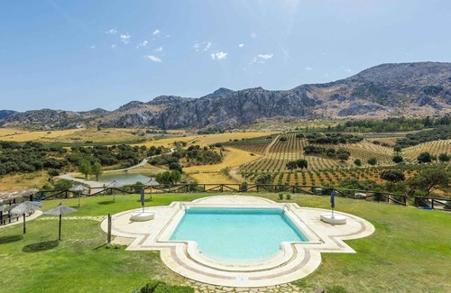Antequera Villa | Villa Soleares Antequera by Ruralidays