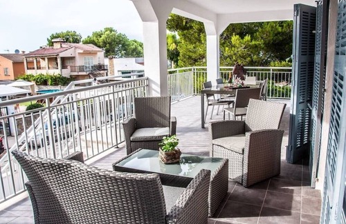 Son Serra de Marina Ski Chalet | Villa Son Serra de Marina
