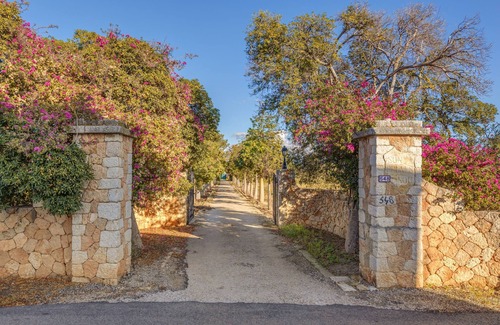 Sa Creu Vermella Villa | Villa "Son Pruners" with Pool, Terrace, Air Conditioning & Wi-Fi