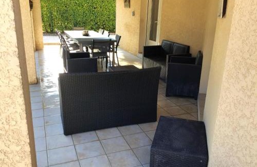 Saint-Laurent-La-Vernede Villa | Villa spacieuse avec piscine à Saint-Laurent-la-Vernède