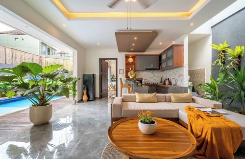 Padangsambian Klod Villa | Villa Taj Brand New Luxury Pool Villa with Garden. 3 Bedrooms/3 Bathrooms