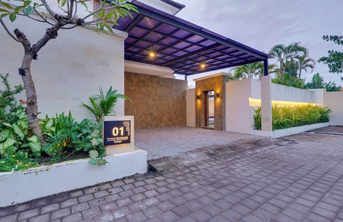 Denpasar Barat Villa | Villa Taman Seminyak Suite 01