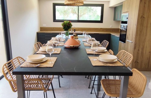 St.-Remy-de-Provence Villa | Villa Thébaïde à Saint-rémy-de-provence, 10 Personnes, 5 Chb, 5 Sdb, Piscine sel