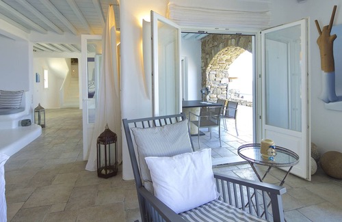 Houlakia House | Villa Theo Unique Sunset Views Large Heated Pool