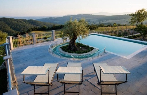 Trevinano Villa | Villa Trevi - Private villa with pool