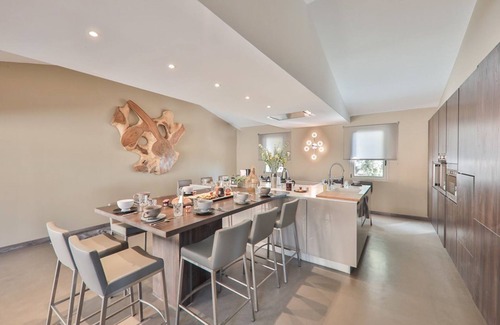 Saint-Vallier-de-Thiey Villa | Villa Tribu - Six Bedroom Villa, Sleeps 14