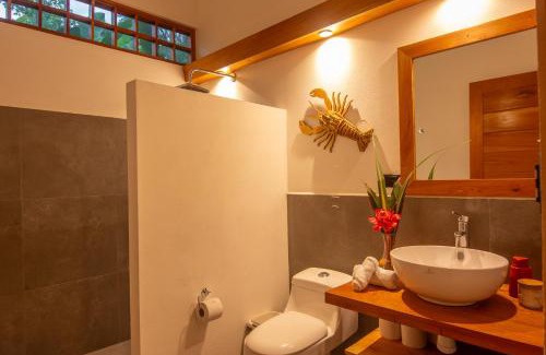 Chiguata House | Villa Tucán Pool - 10-Min Walk to Shore