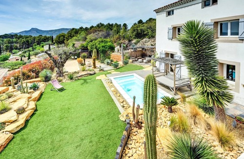 Roquevaire Villa | Villa Unique and exotic setting