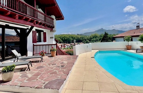 Behobie Villa | Villa Urrugne, 4 bedrooms, 8 persons