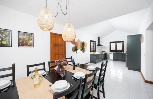 Tias Villa | Villa Valiente - Four Bedroom Villa, Sleeps 9
