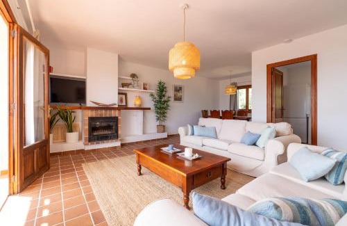 Alcanada House | Villa Vanmes