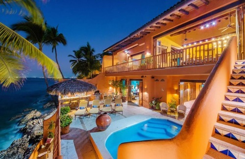 South Shore Hotel Area Villa | Villa Ventura 5 Star Luxury,Fully Staffed,Private Pool,Private Beach