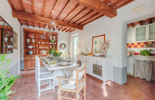 Lamporecchio Villa | Villa Veranda with shared Pool in a Borgo