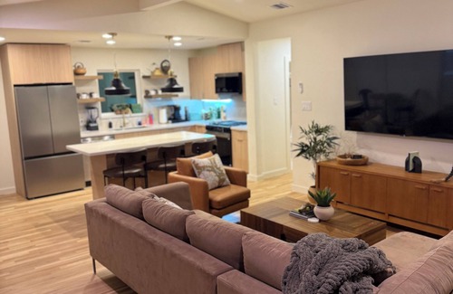 San Marcos House | VILLA VERDE WALKING DISTANCE TO RIVERn~Rio Vista Lovely 3 bd room~ SMTX