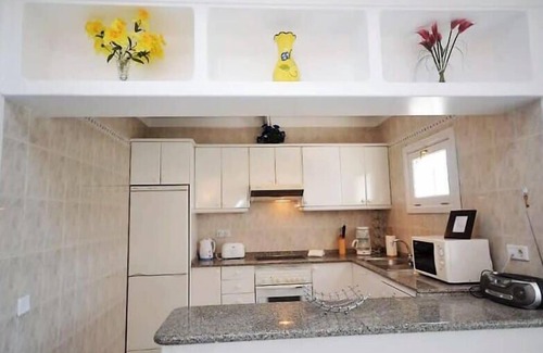 Los Pocillos Villa | Villa Violeta with electrically heated pool