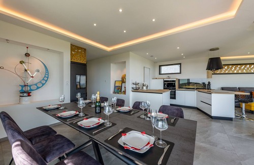 Plougonvelin Villa | Villa "Vue Mer - Les Gîtes De Fabie" with Sea View, Private Terrace & Wi-Fi