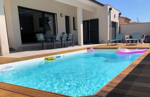 Saint-Laurent-d'Aigouze Villa | Villa with swimming pool in Petite Camargue