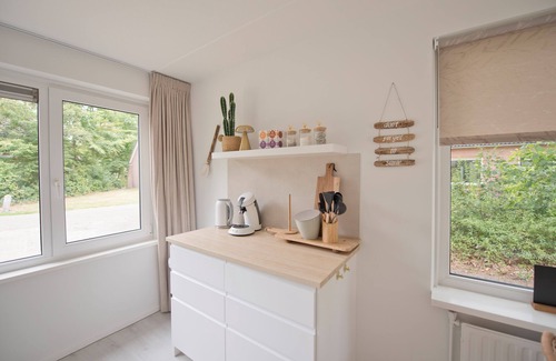 Hoeven House | Villa Wellness Retreat 1: Cozy house with SAUNA & JACUZZI, near the woods!
